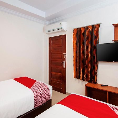 Super Oyo 621 Vania Residence Medan Exterior foto